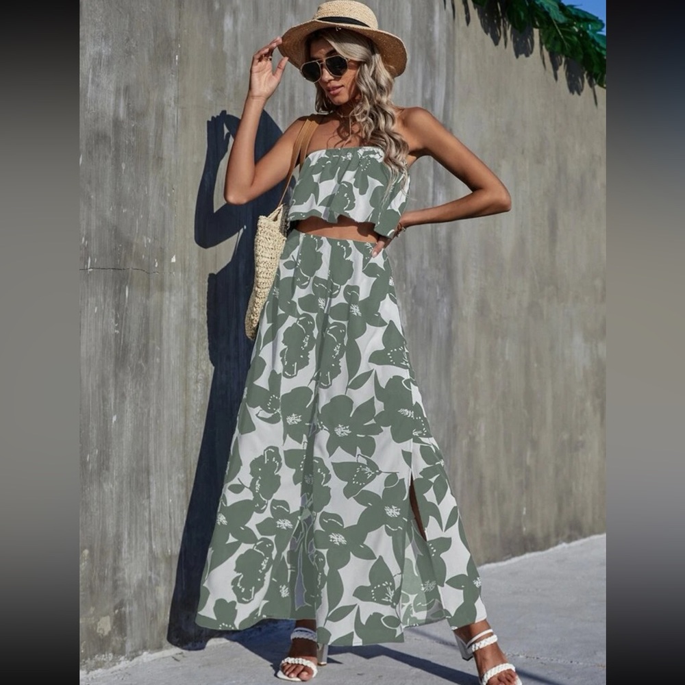 SHEIN Green & White Floral Strapless Jumpsuit - Picture 5 of 12